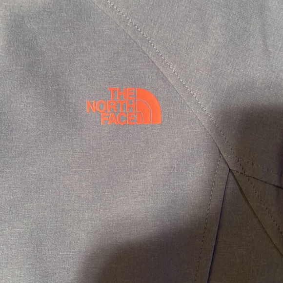 North face jacket, size M, never worn, purple/blue in color, full zip - Picture 4 of 4